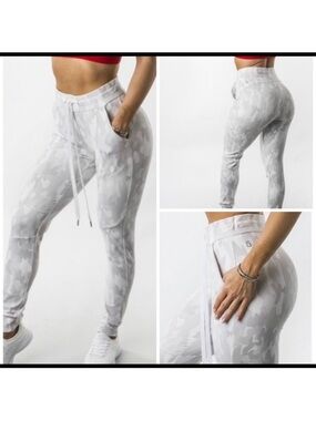 BuffBunny Jasmine Snow Camo Joggers